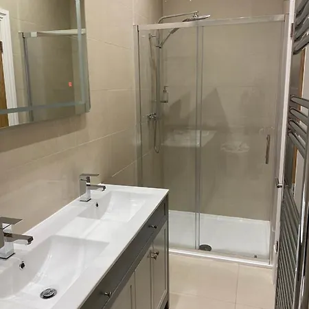 Wells House Luxury 2 Bedroom * 해러게이트